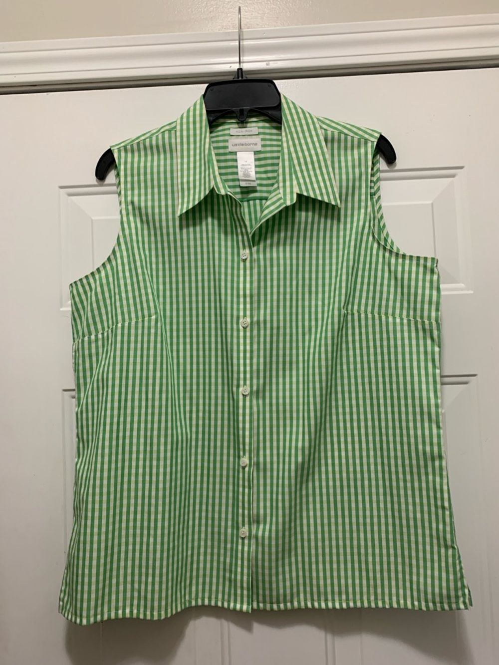 Liz Claiborne Green Gingham Sleeveless Button-Down Shirt